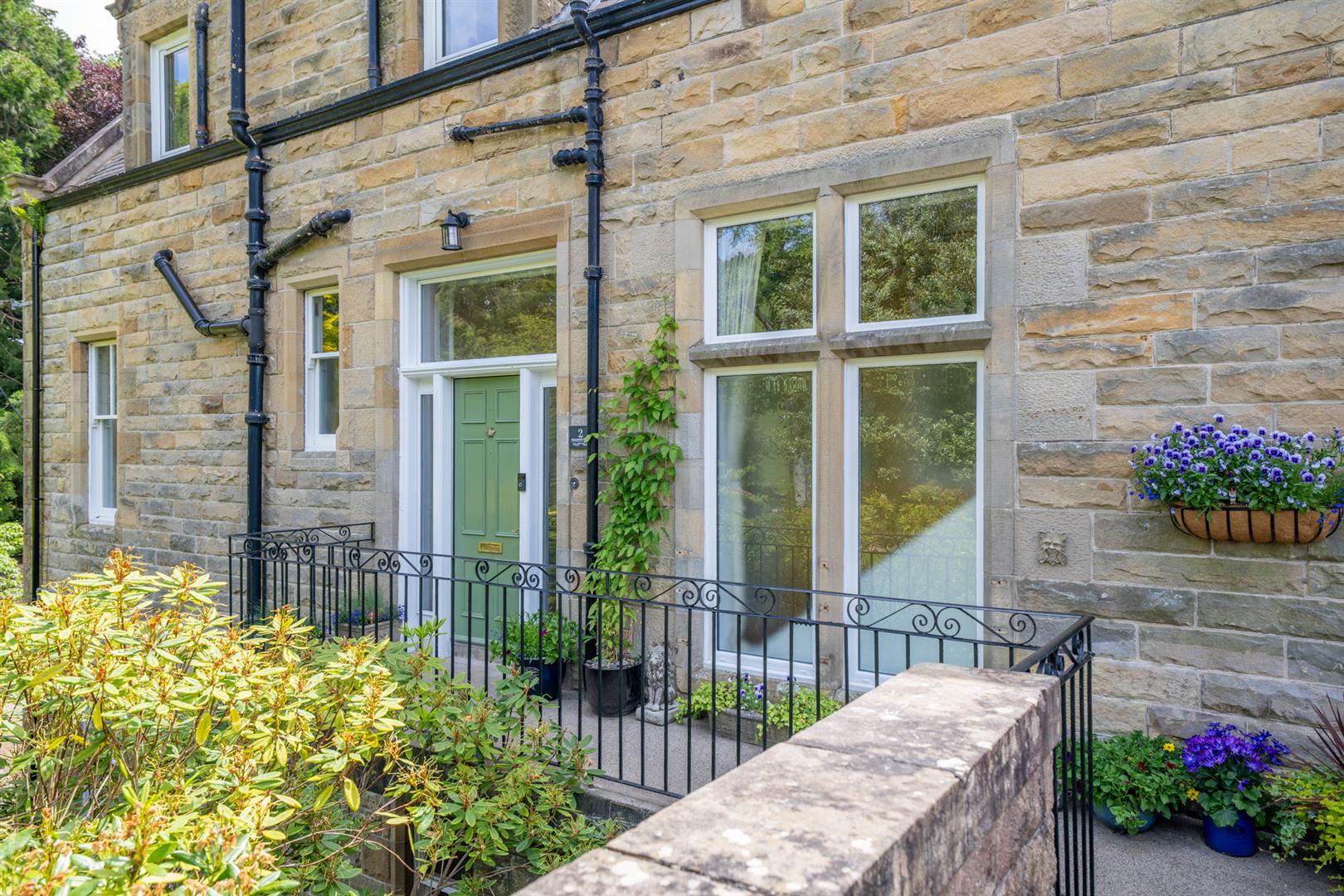 Upper_Apartment_2_Manorhill-3
