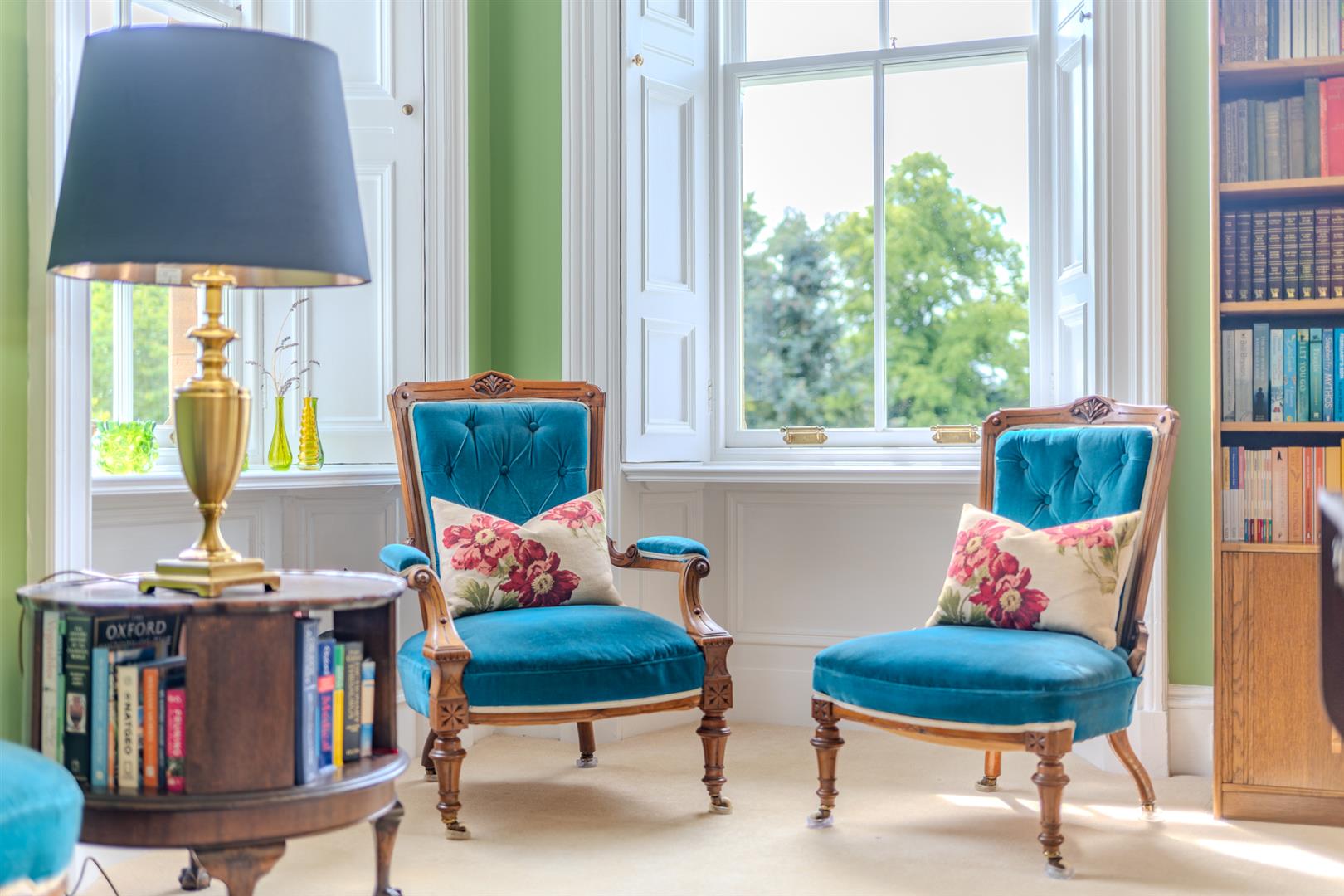 Upper_Apartment_2_Manorhill_LIFESTYLE-6
