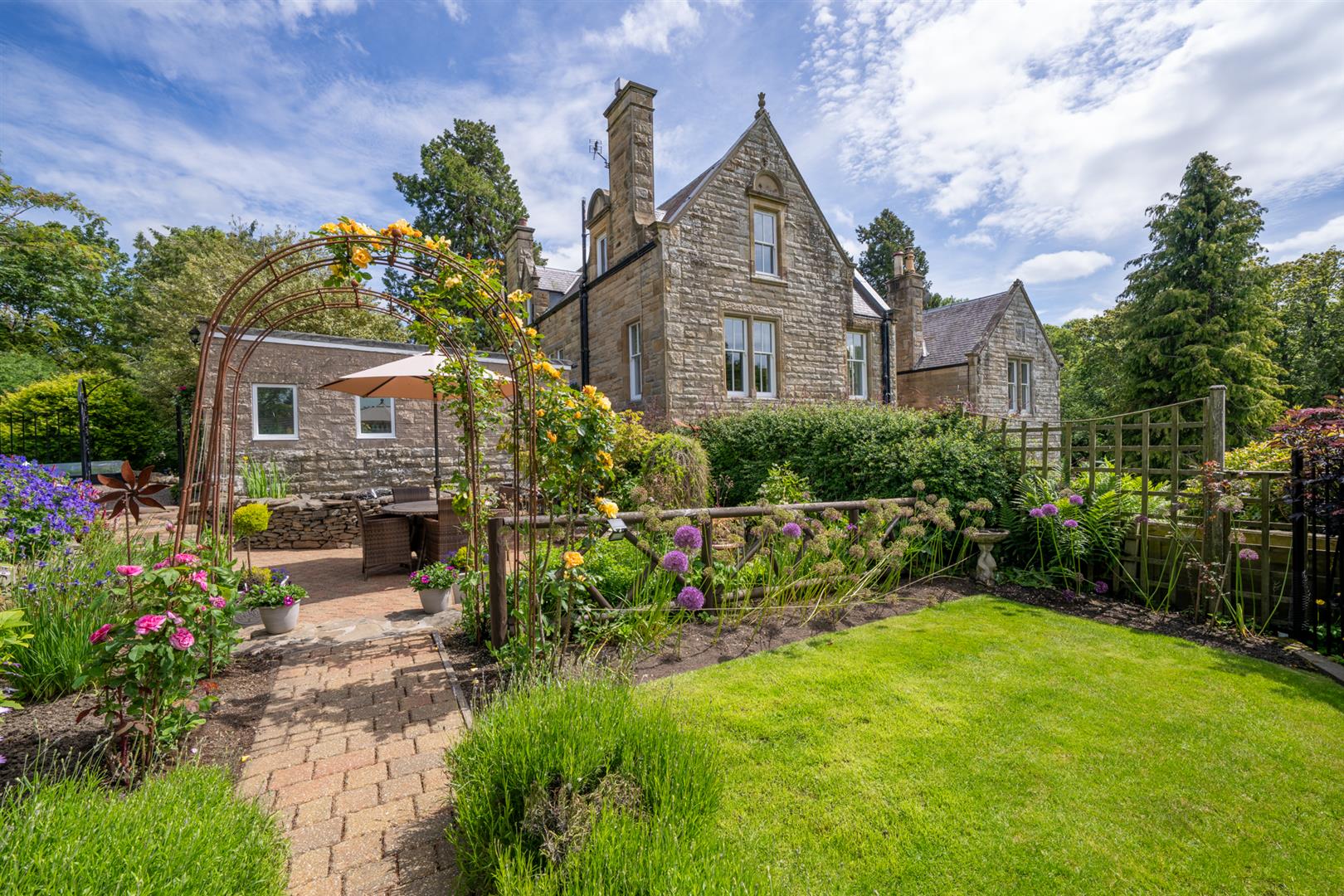Upper_Apartment_2_Manorhill-31