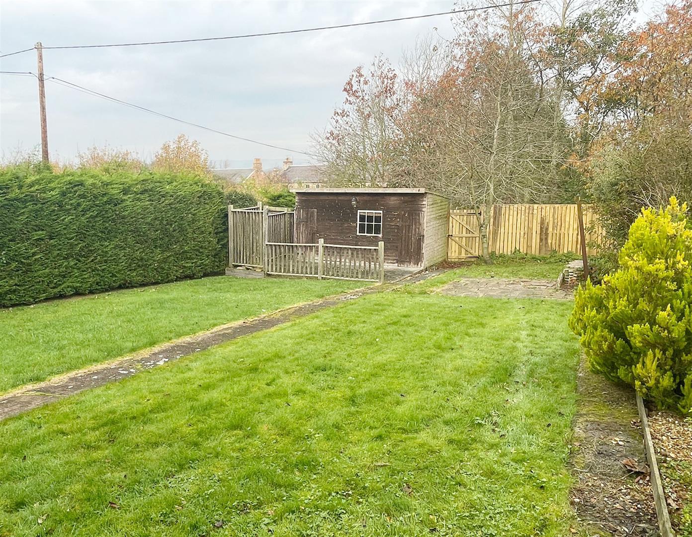 3BakeryBuildingsBackGarden