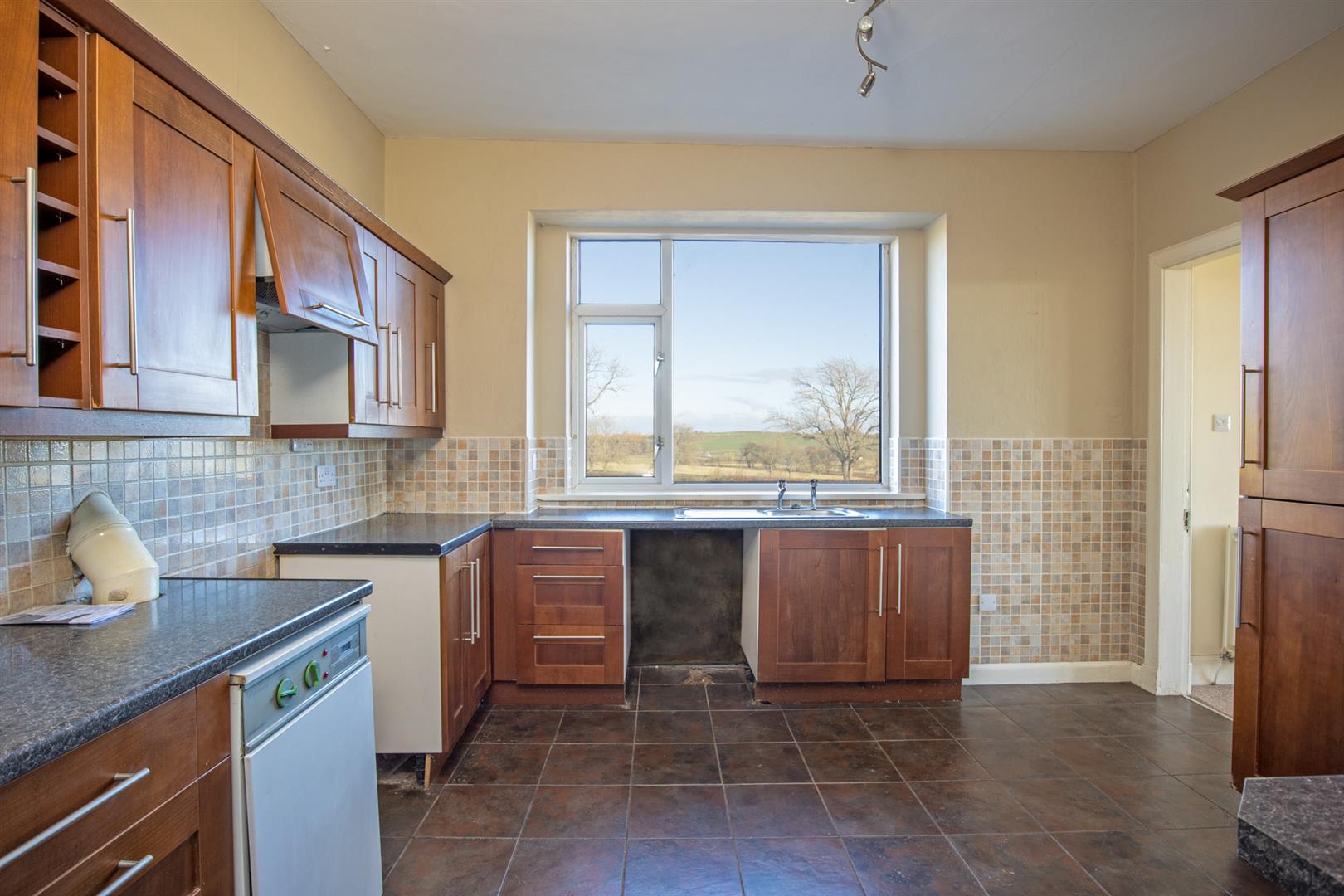 newlands-farmhouse-08 Kit