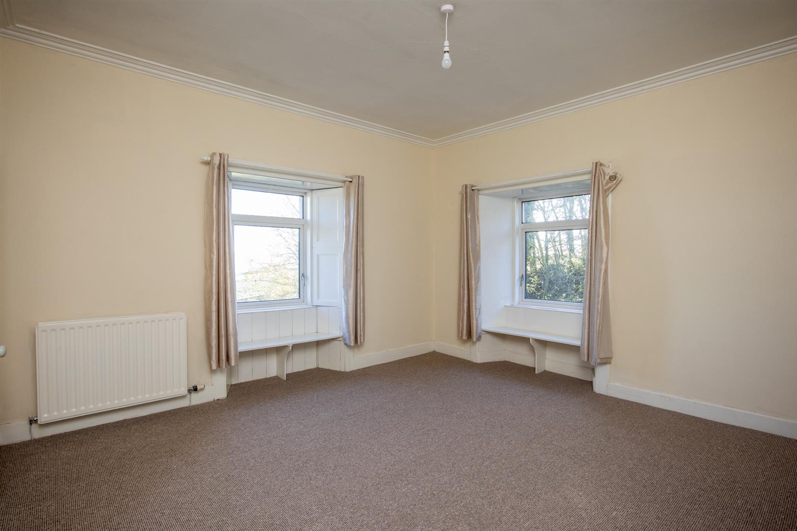 newlands-farmhouse-10 Bedroom One