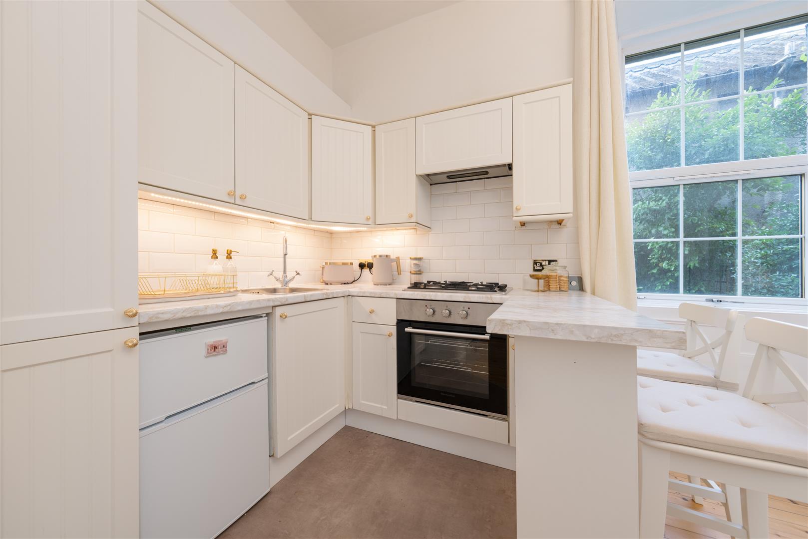 6-2_Leamington_Road-10
