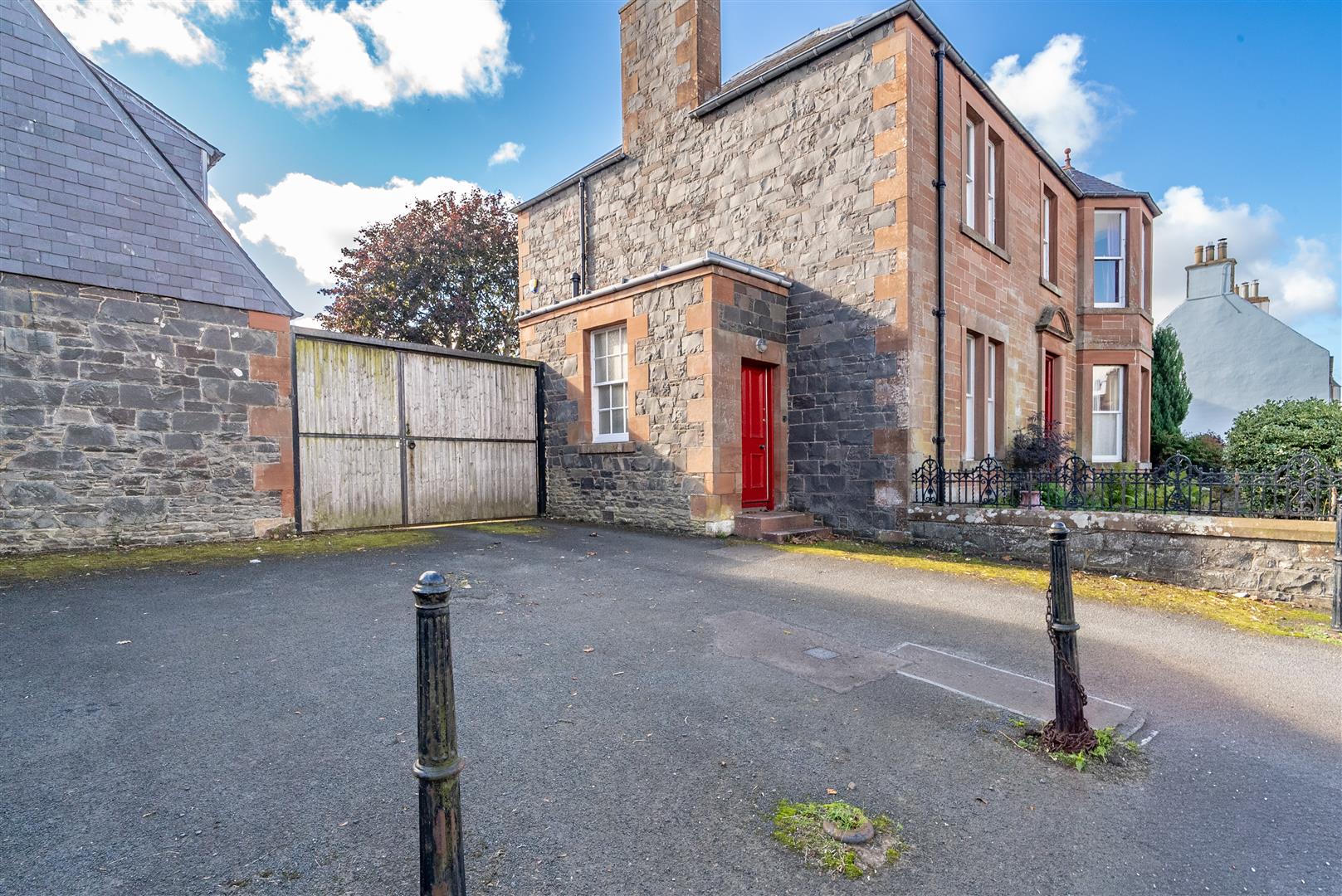 the_red_house_12_east_high_street_lauder-23