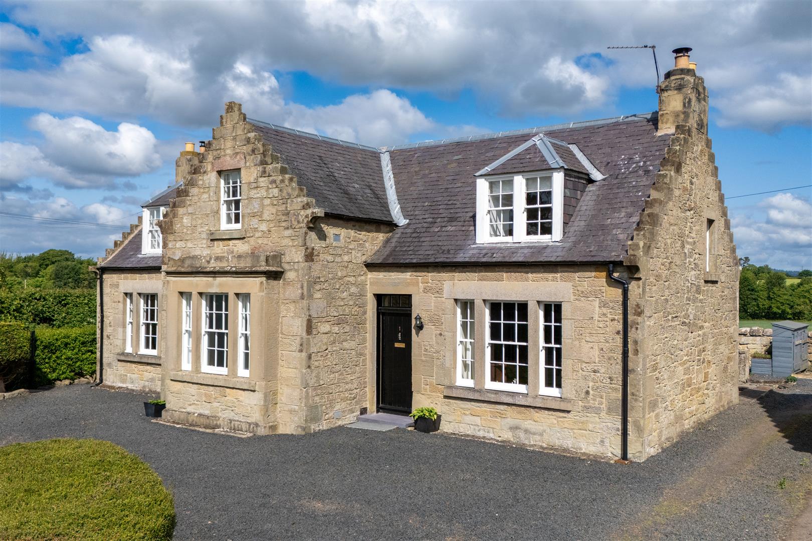 1_Swinton_Bridge_End_Farm_Cottage-41