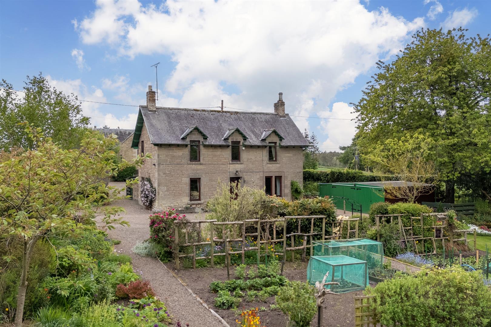 lych_view_external-1