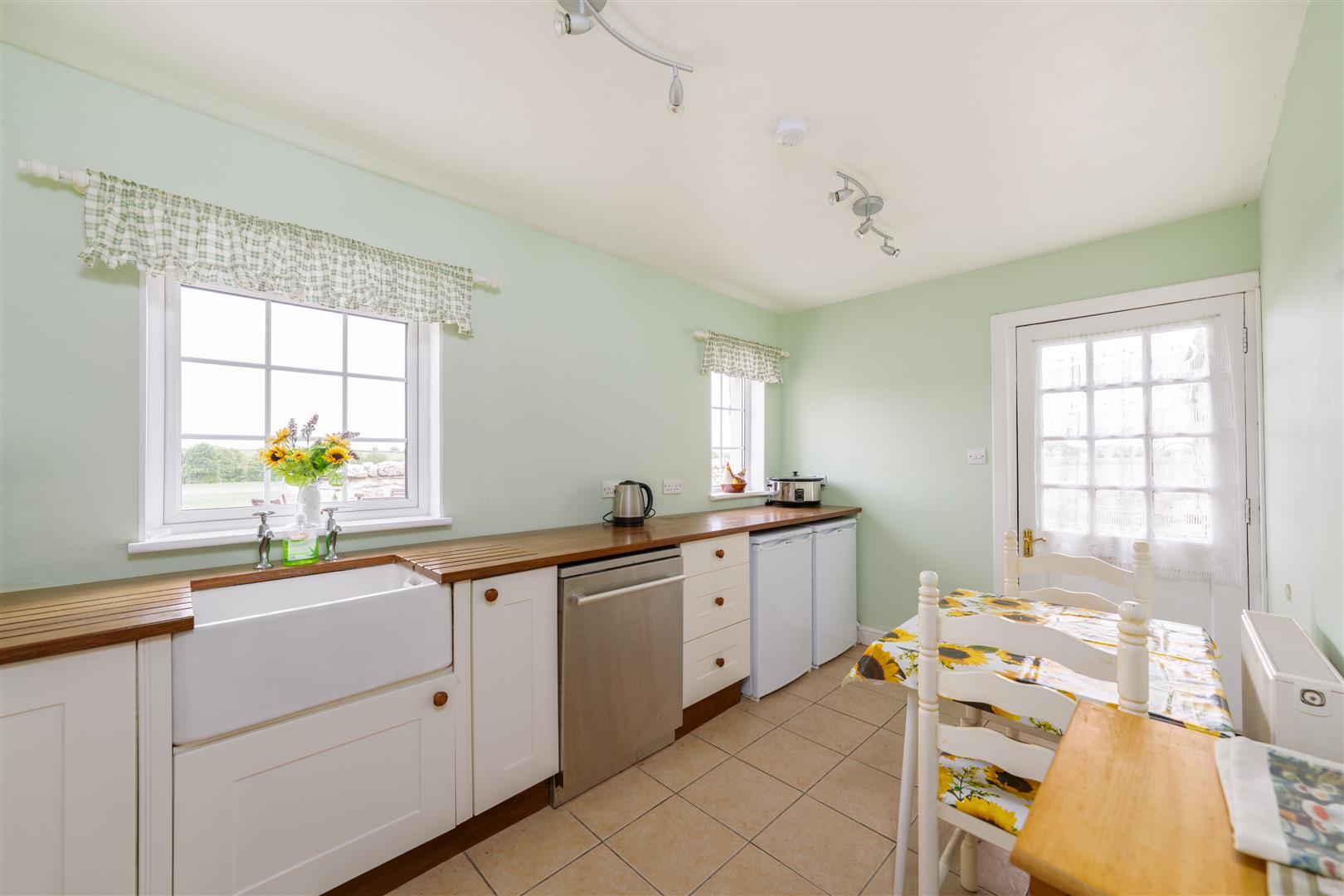 1_Swinton_Bridge_End_Farm_Cottage-11