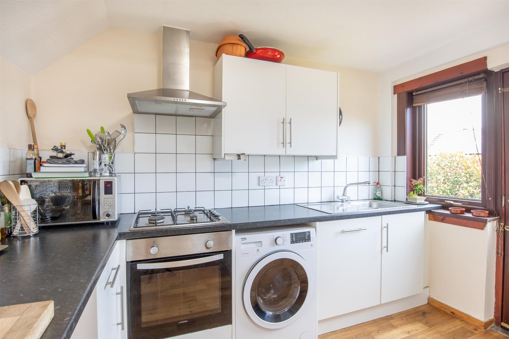 36_Gunsgreen_Crescent-05