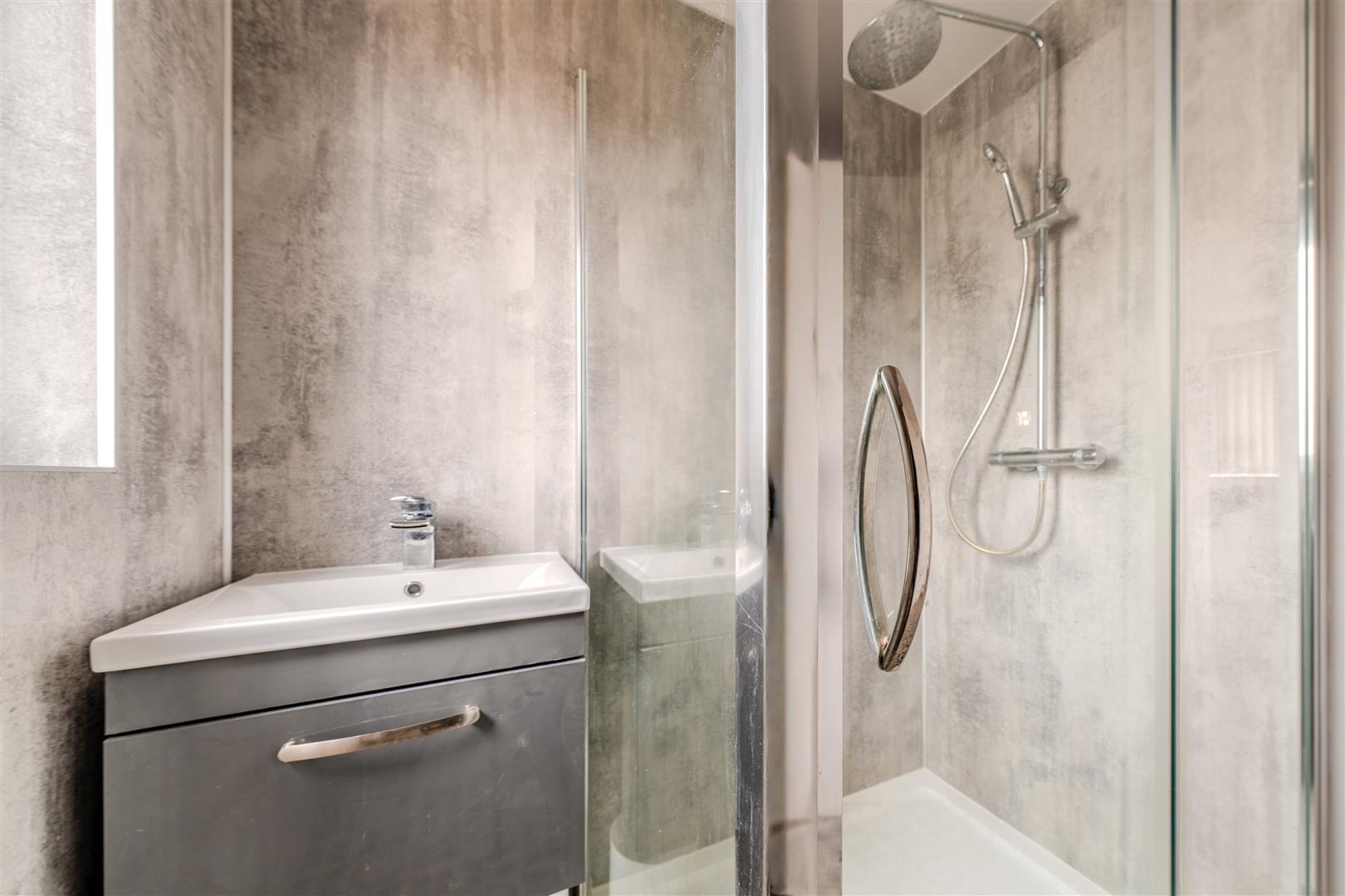 15_Buss-Craig_place-13