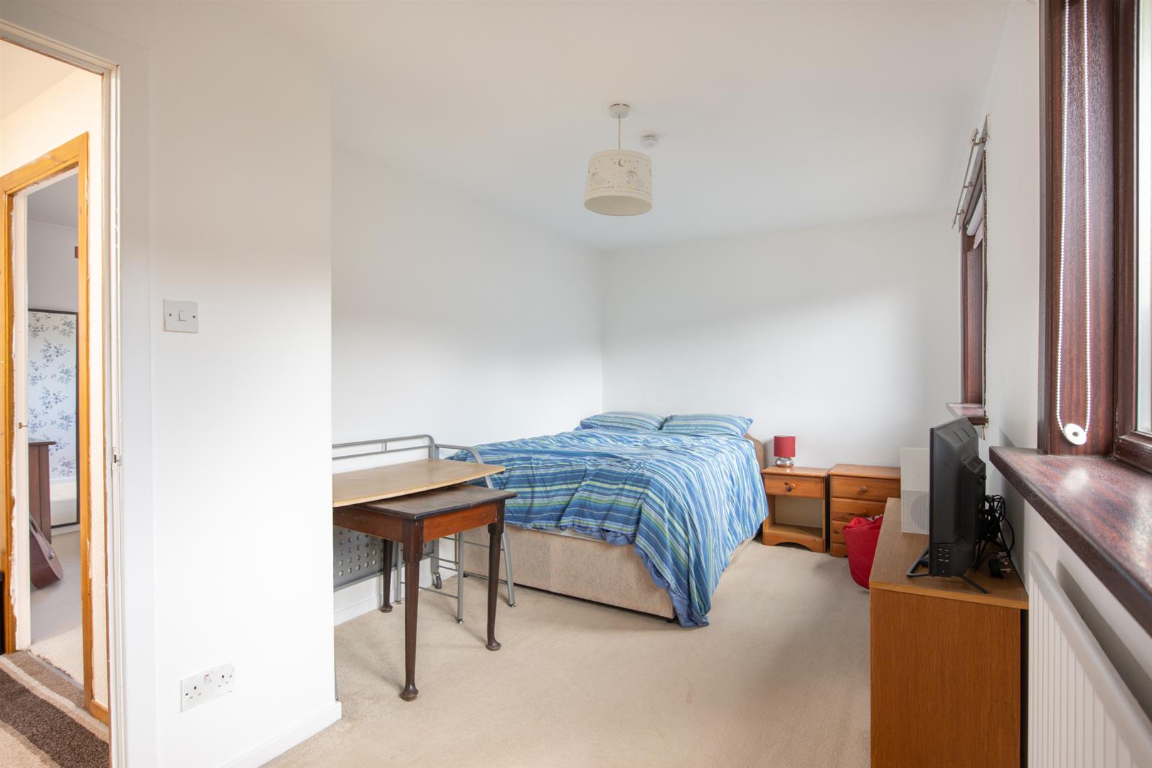 36_Gunsgreen_Crescent-09