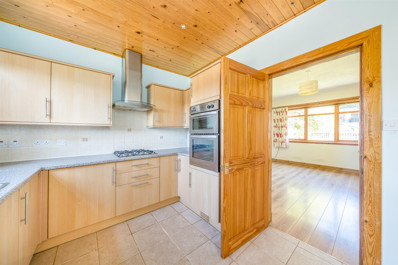 28 Gunsgreen Crescent_Eyemouth-06