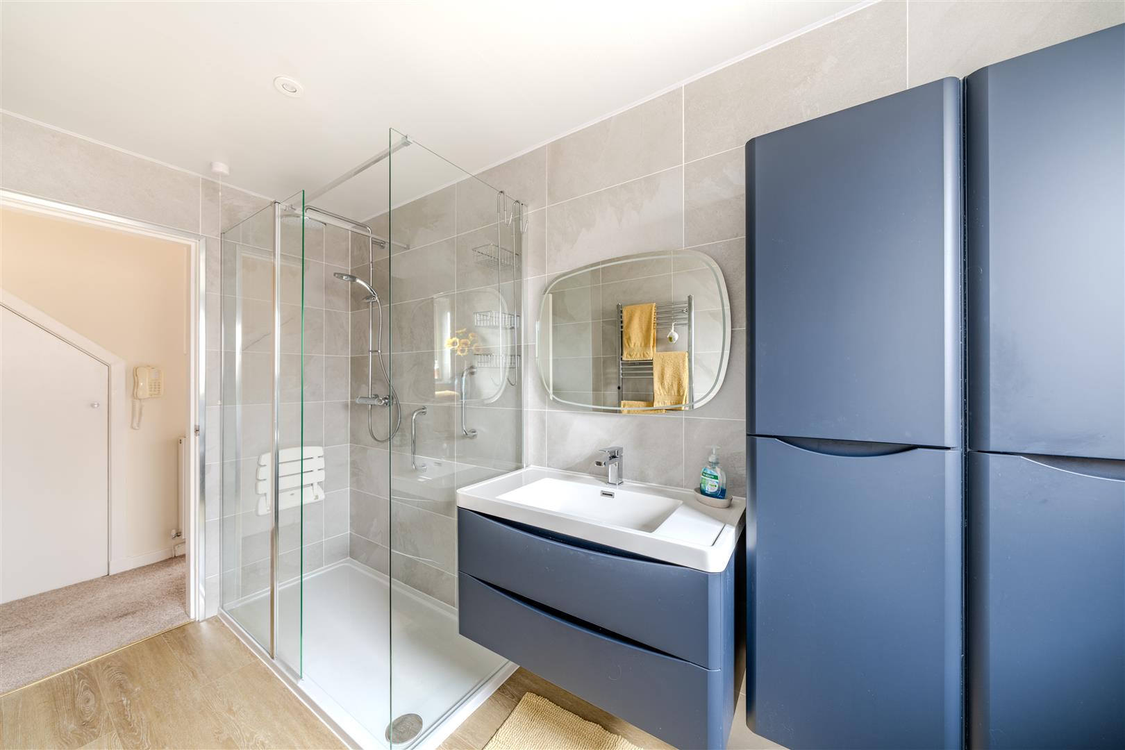 6_barefoots_avenue-15