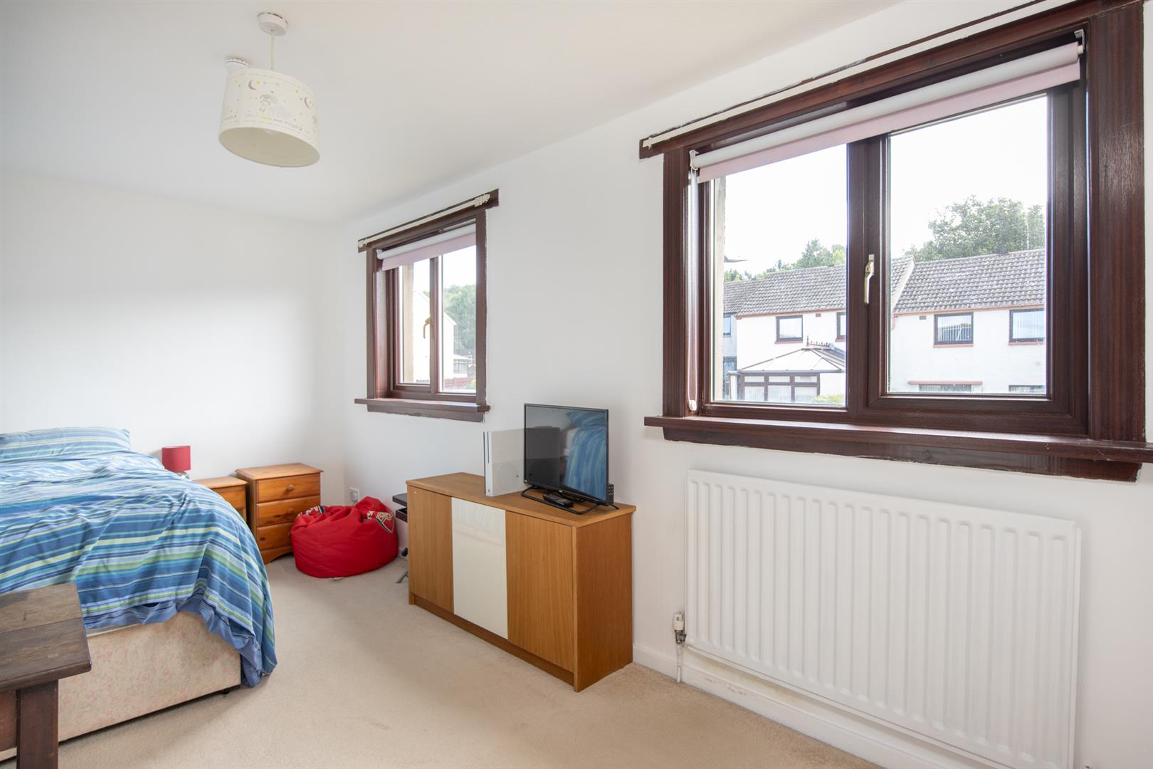 36_Gunsgreen_Crescent-08