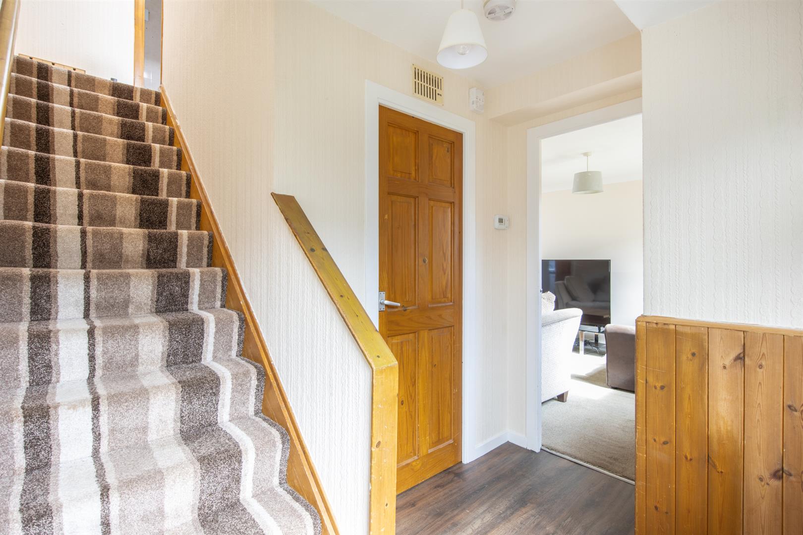 36_Gunsgreen_Crescent-16