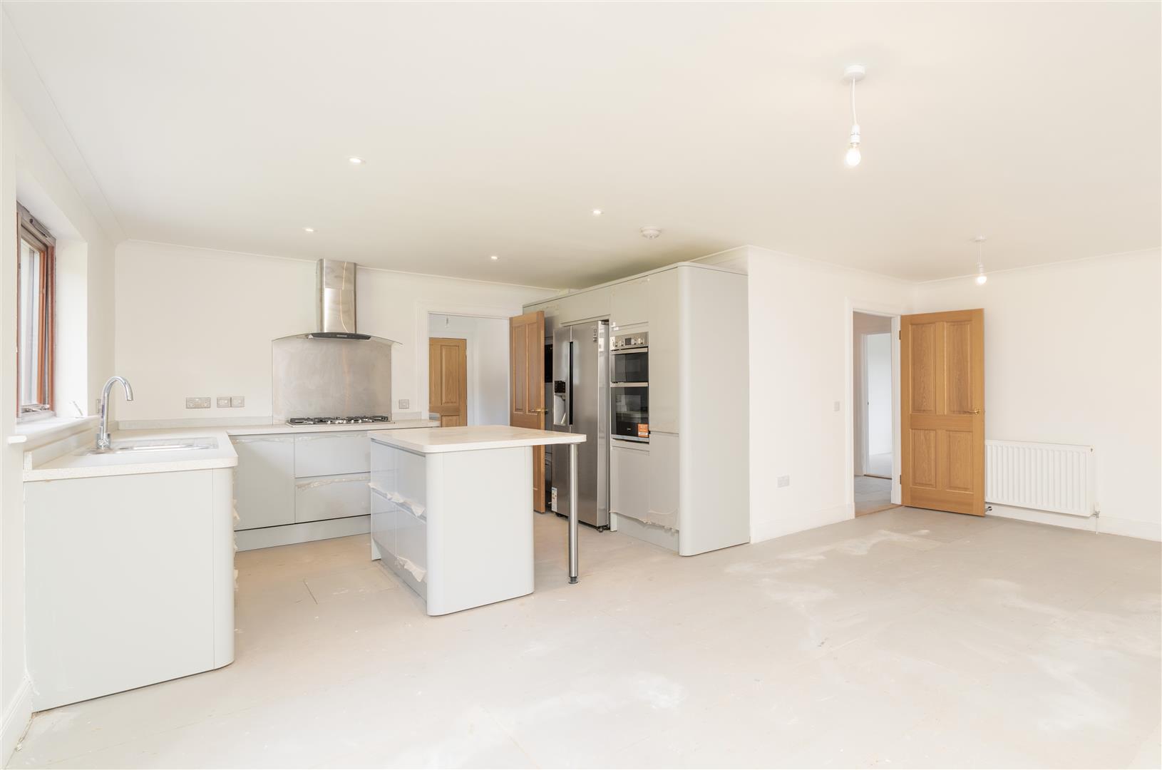 63 Gillsland_kitchen-1-2