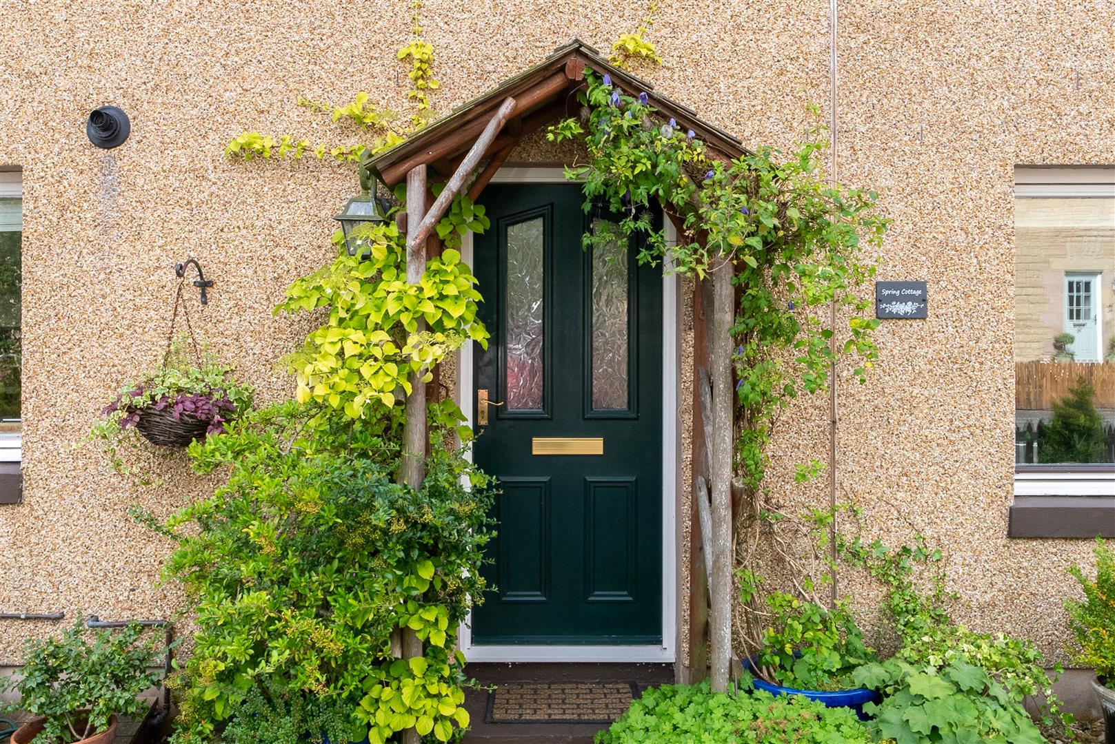Spring_Cottage_Lifestyle-1