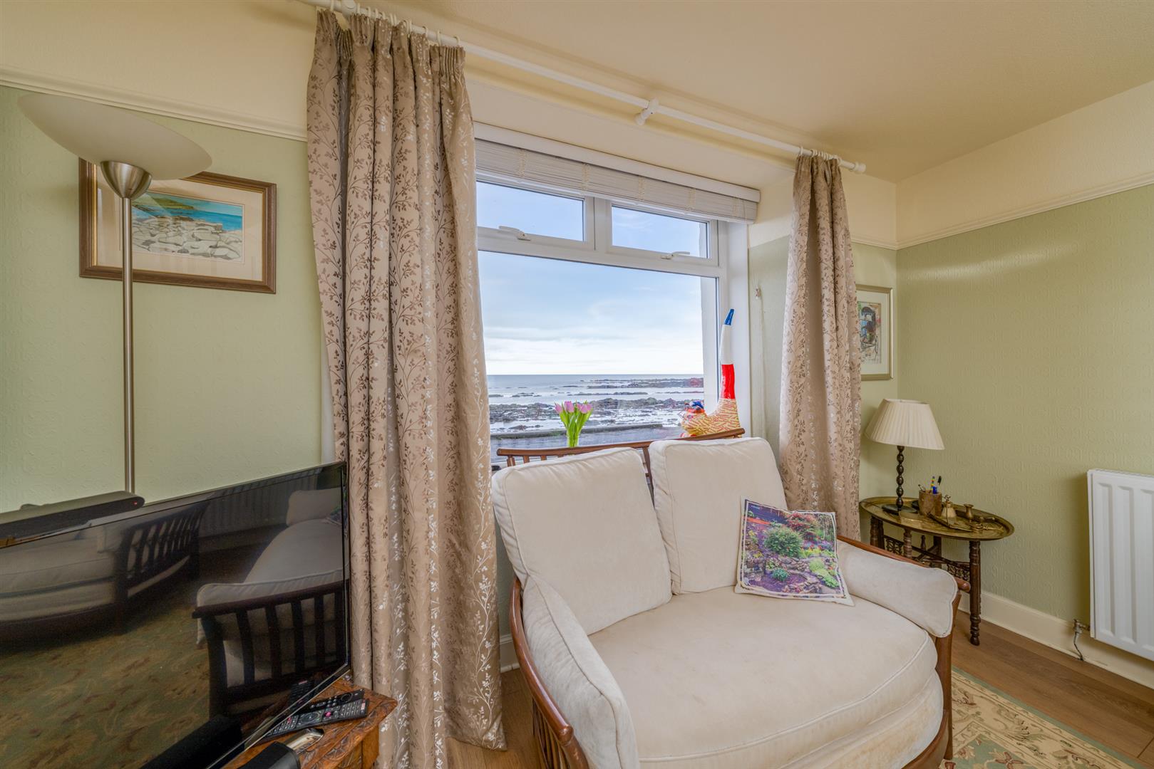 The Blue House Cowdrait-04