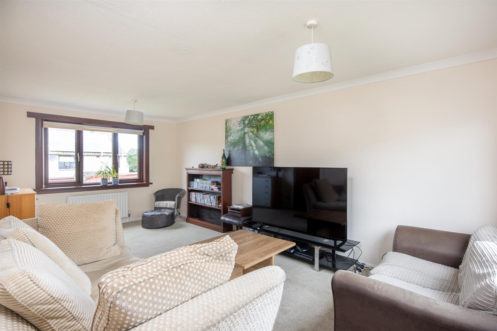 36_Gunsgreen_Crescent-02