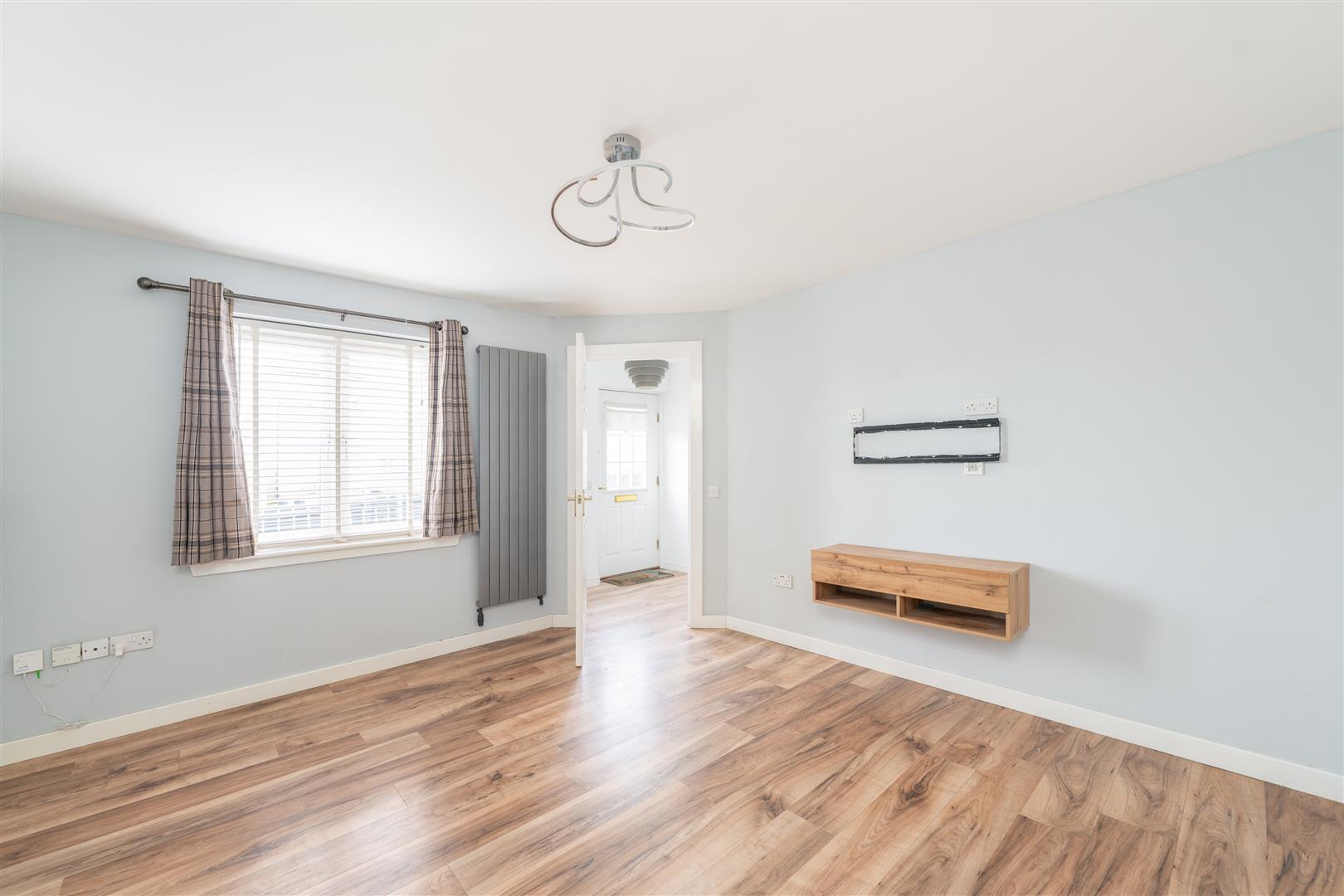 10_whitehall_close-05