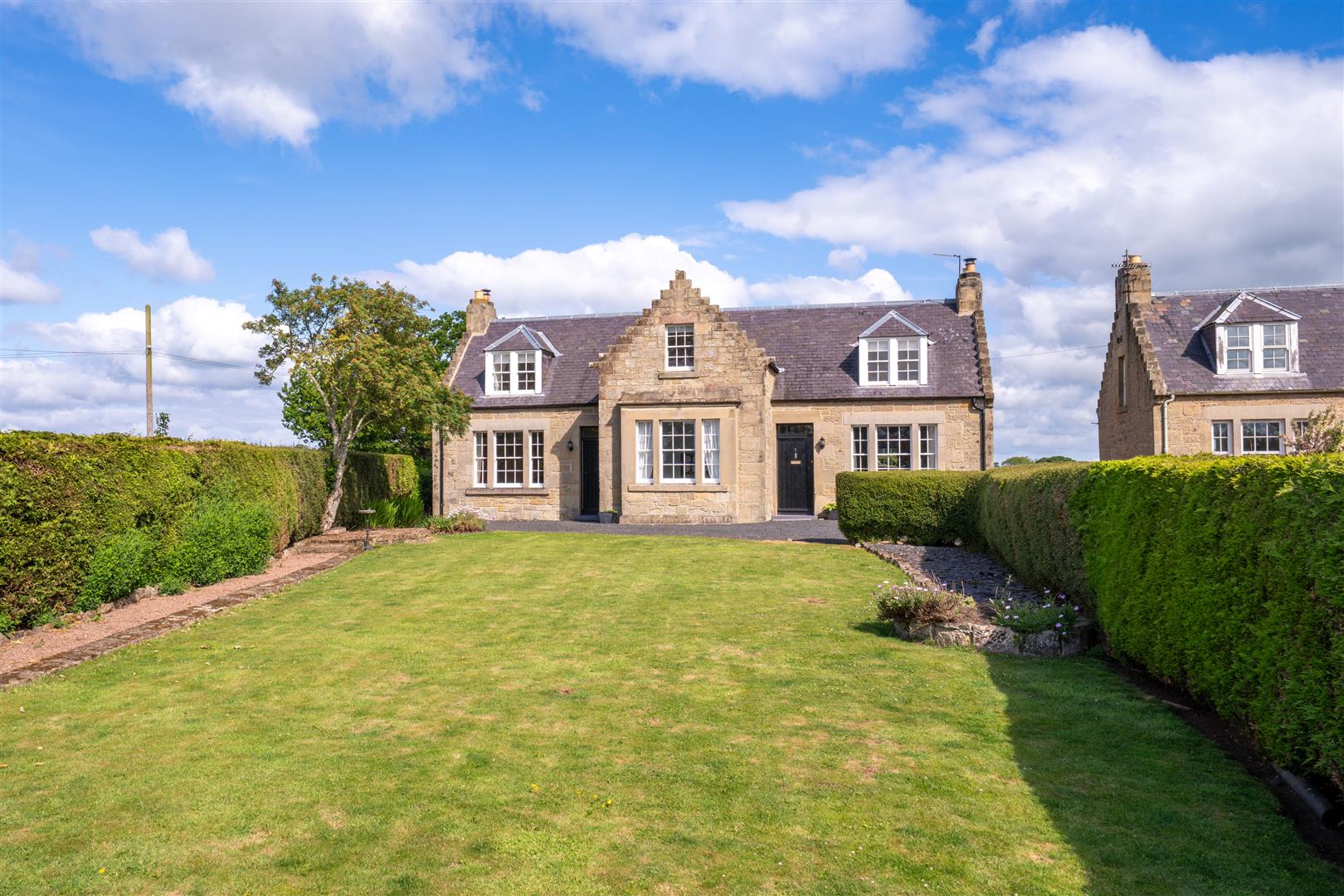 1_Swinton_Bridge_End_Farm_Cottage-02