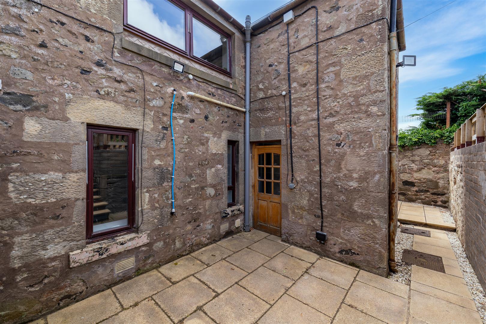 lower_left_apartment-13