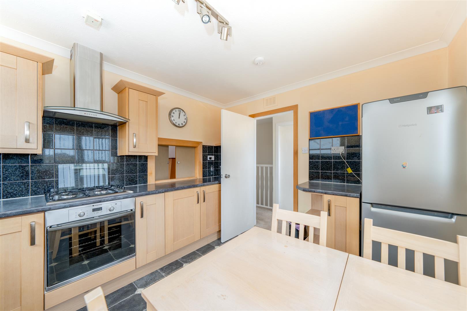 6_barefoots_avenue-07