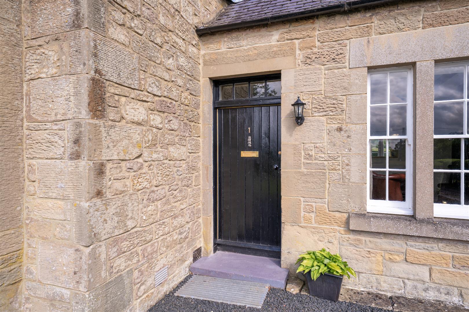 1_Swinton_Bridge_End_Farm_Cottage-30