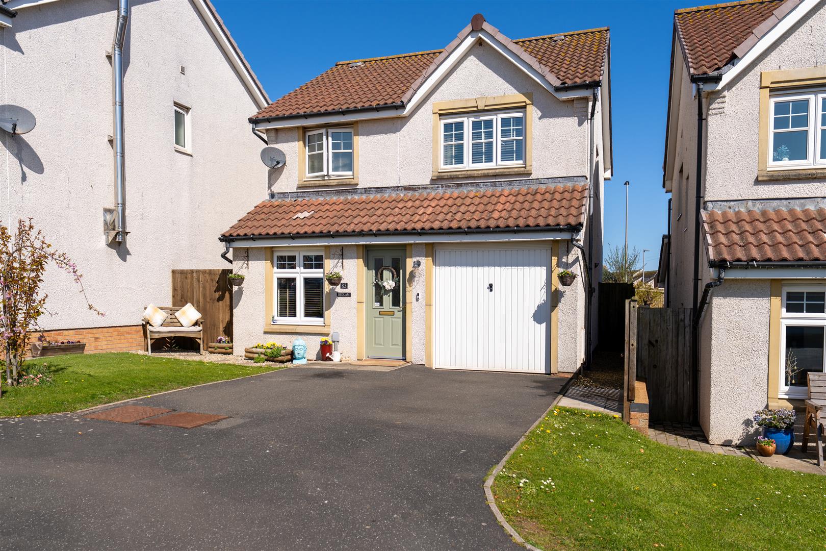 83_hallydown_crescent-2