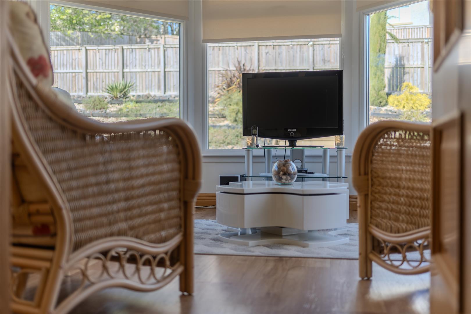 16_riverside_view_lifestyle-3