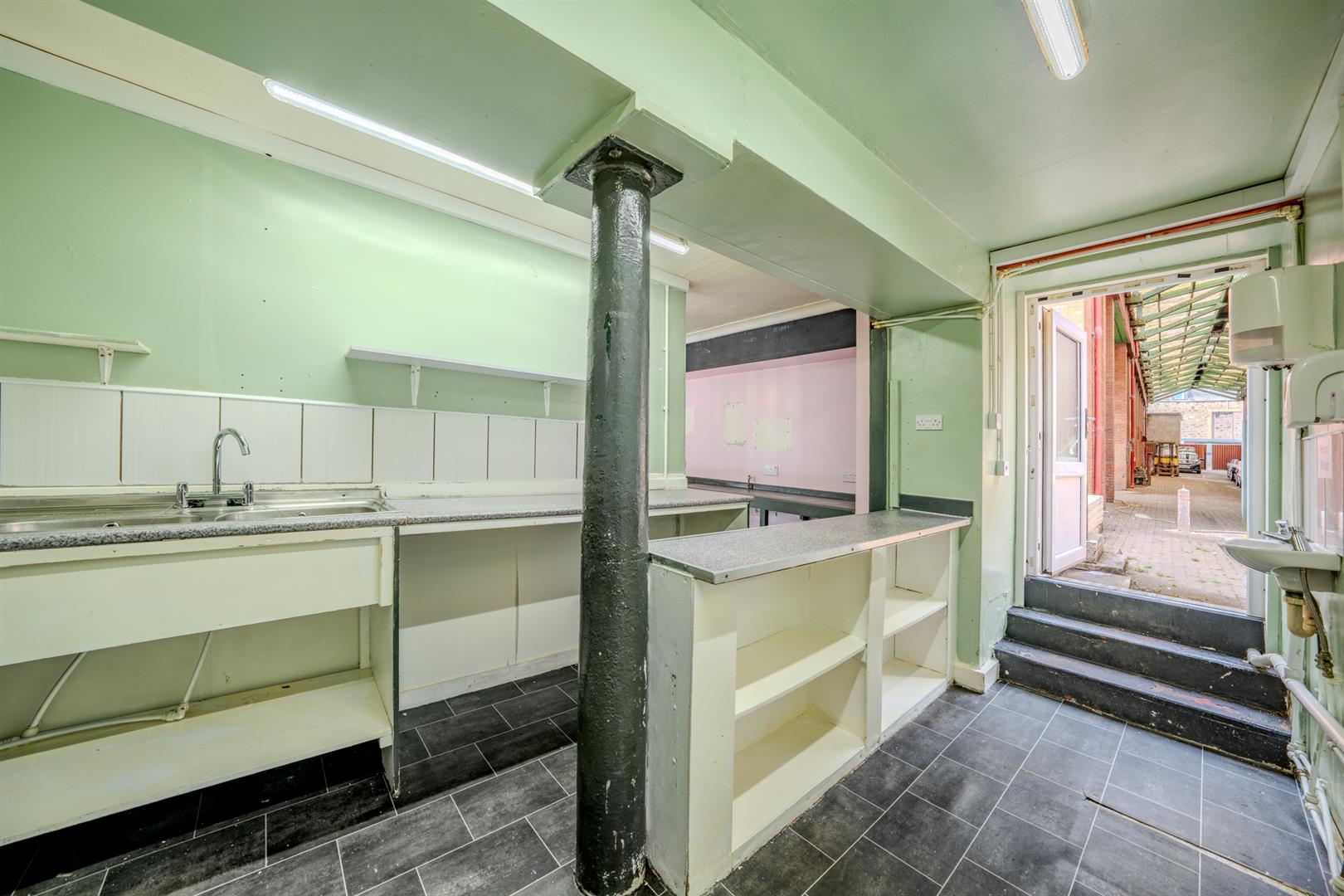 Cafe Premises_Harbour Road_Eyemouth-09